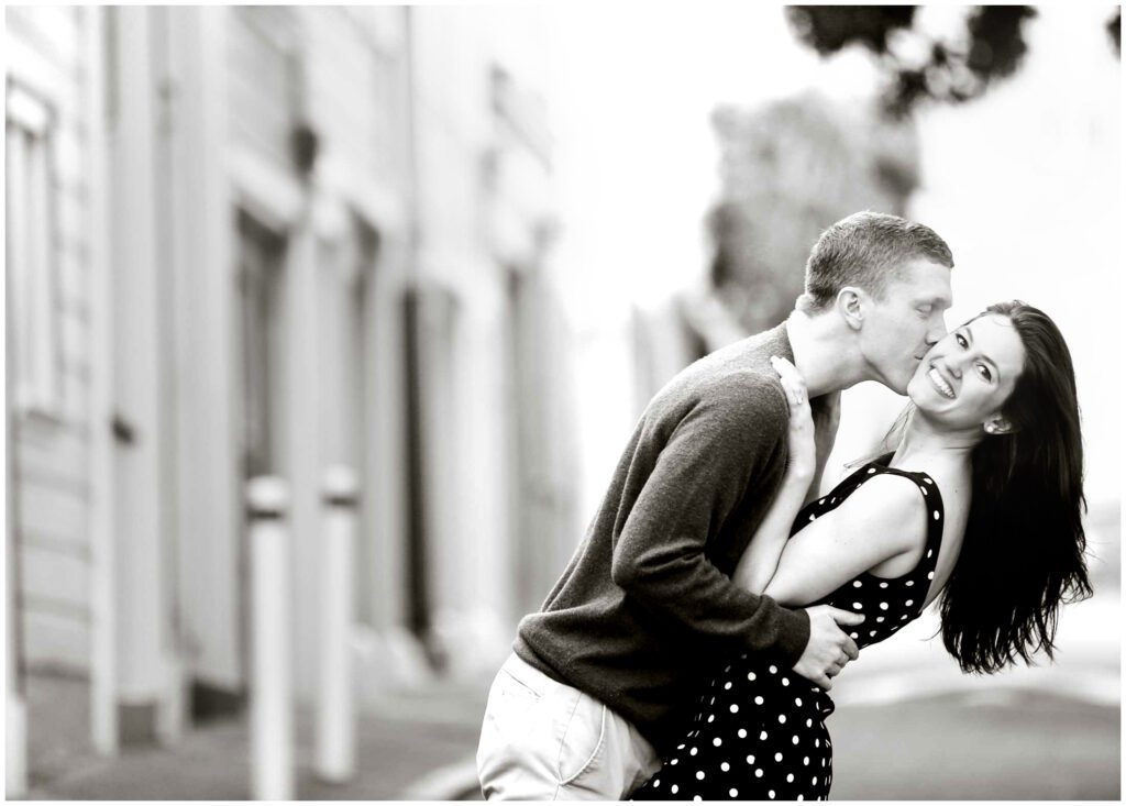 If you are planning a San Francisco engagement photoshoot,, take a look at some of these great spots for inspiration. This Spring is a perfect opportunity to take engagement photos in the City. 
