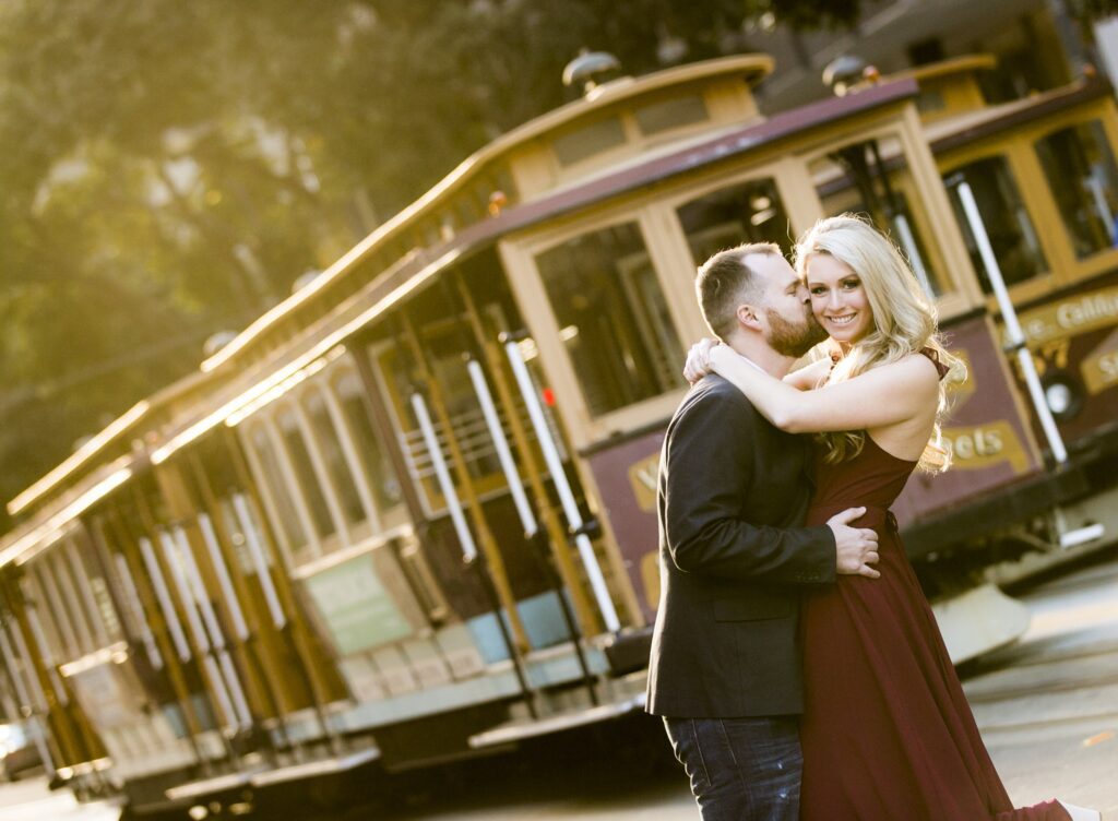 cable car photo and engagement session by Nightingale Photography